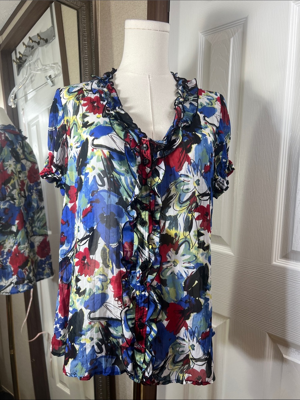 Floral Ruffle Front V-Neck Blouse - Blue/Red/White